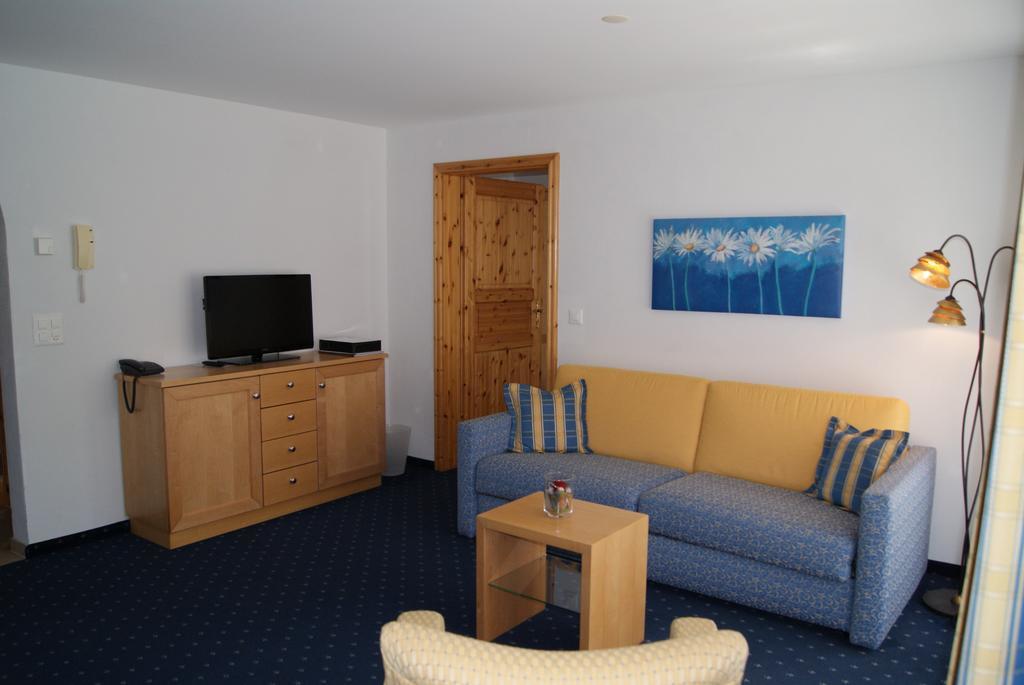 Ferienwohnungen Hotel Allegra Цуоц Экстерьер фото