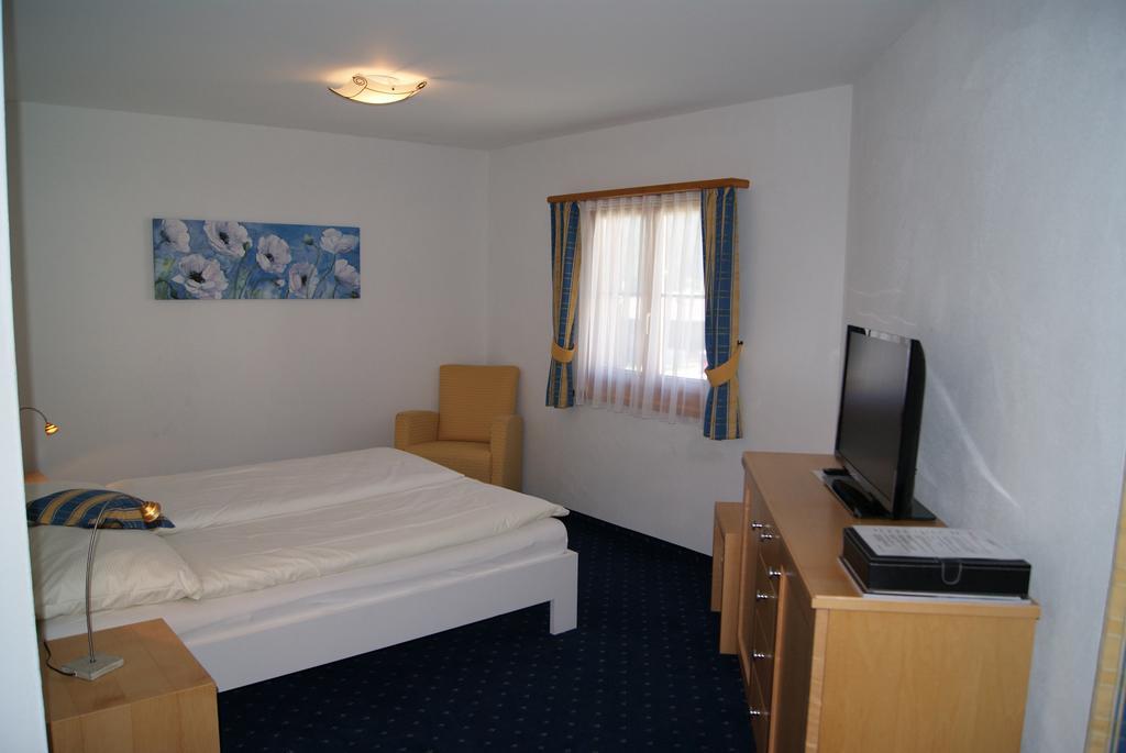 Ferienwohnungen Hotel Allegra Цуоц Экстерьер фото